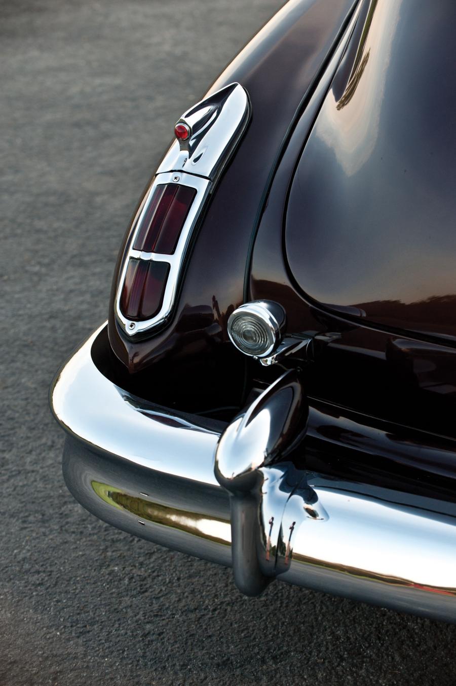  Cadillac Series 62 Convertible Coupe 1947 года  (фото 14 из 32)